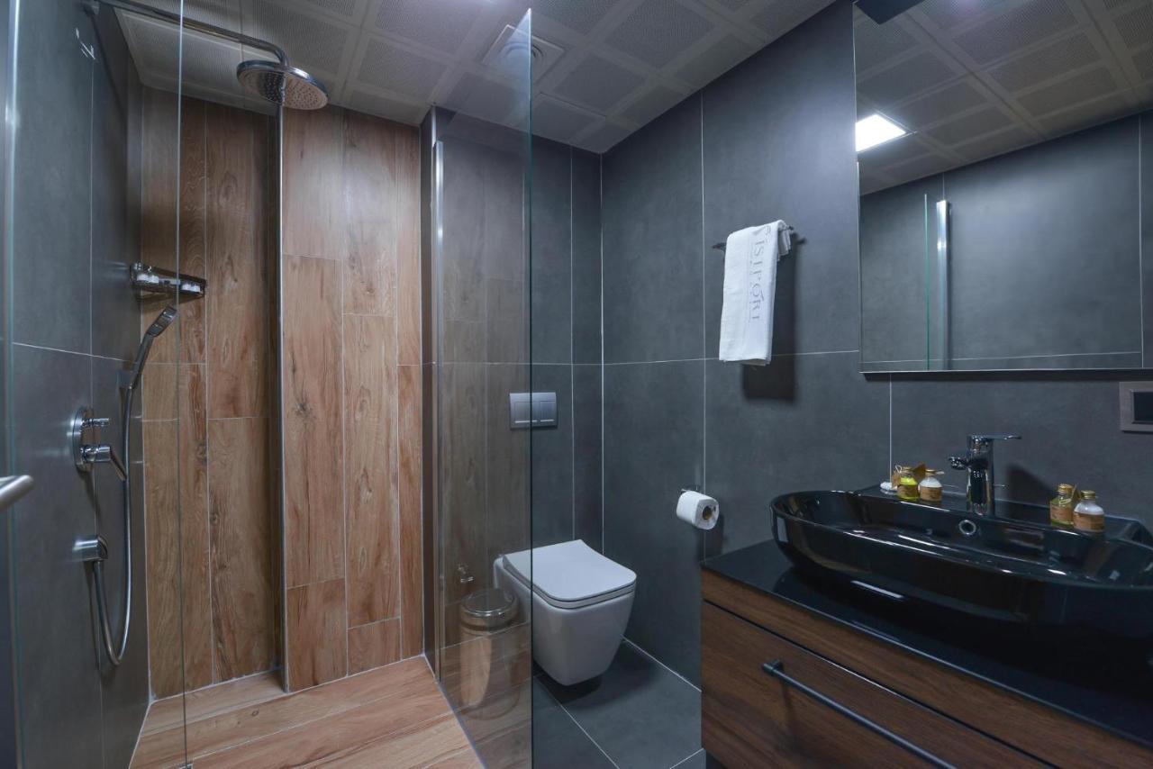 Istport Garden Hotels Arnavutkoy Exterior photo A modern bathroom