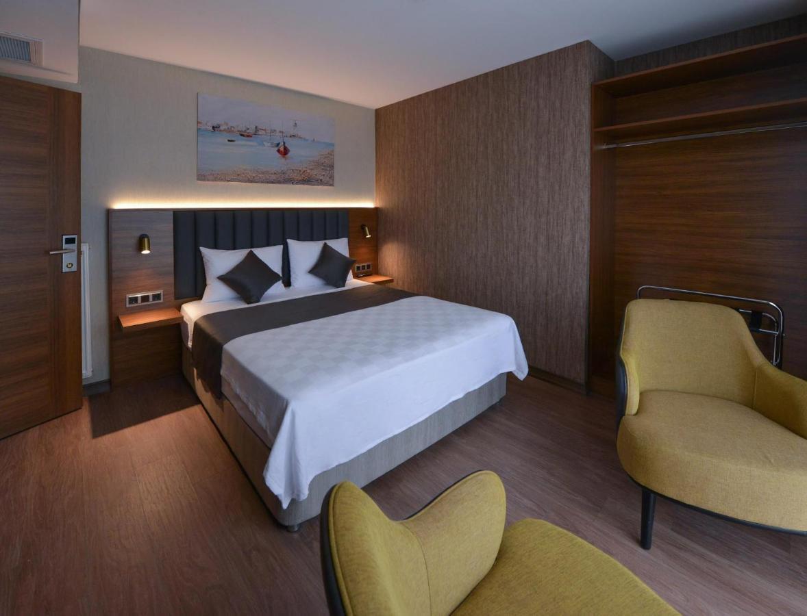Istport Garden Hotels Arnavutkoy Exterior photo A room at the hotel
